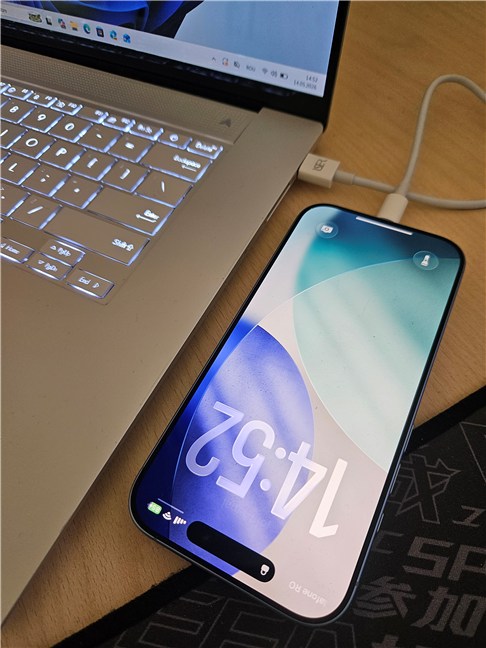 Conecteaz&Auml; iPhone-ul la PC