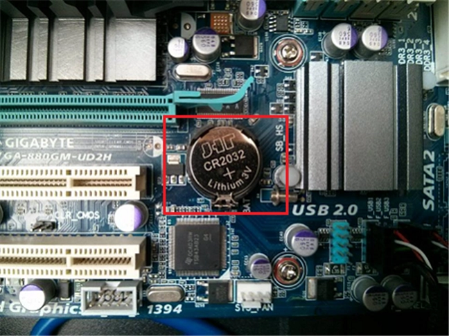 Bateria folosită pentru a alimenta memoria CMOS