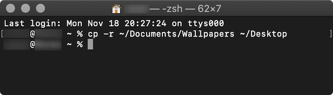 Comanda folosită în aplicația Terminal pentru a copia un dosar
