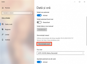 Apasă pe Sincronizați acum pentru a sincroniza data și ora