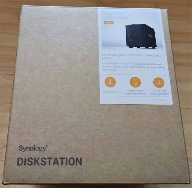 Cutia în care vine Synology DiskStation DS419slim