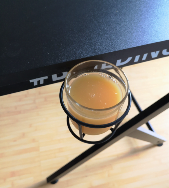 Suportul pentru cană de pe Trust GXT 711 Dominus