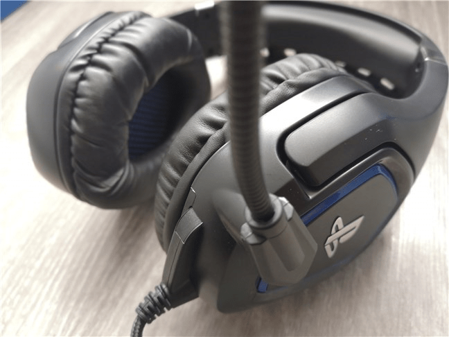 Perspectivă asupra lui Trust GXT 488 Forze PS4