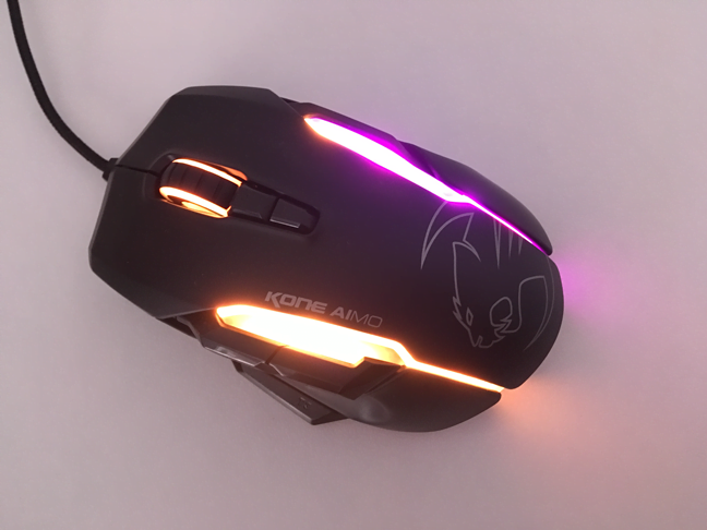 ROCCAT Kone AIMO văzut de deasupra