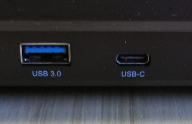 Porturile USB 3.0 de pe TP-Link Archer AX6000