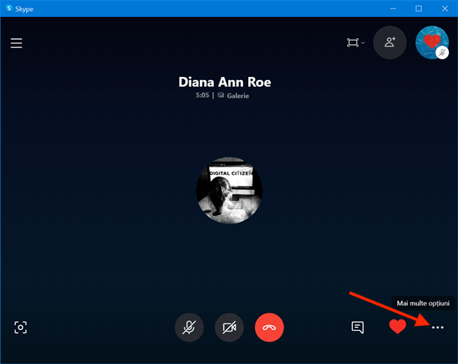 Butonul Mai multe opțiuni în timpul unui apel pe Skype