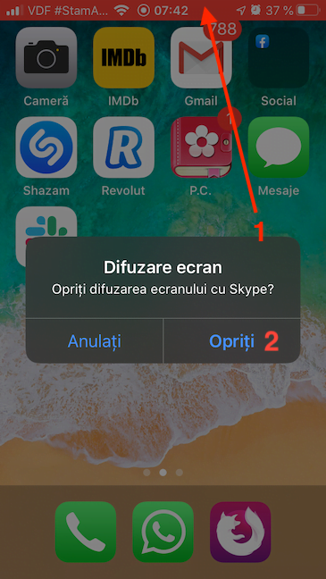 Alege să oprești partajarea ecranului cu Skype