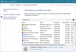 Deschide "Programe și caracteristici" din Panoul de control