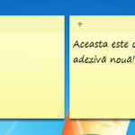 Două note adezive pe desktop