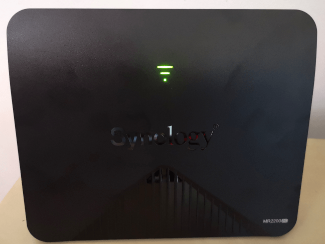 Synology MR2200ac - ledurile pornite