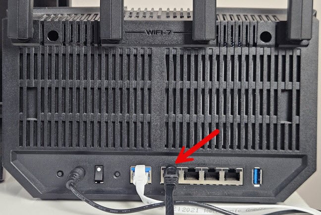 ConecteazÄƒ PC-ul la router cu un cablu de reÈ›ea