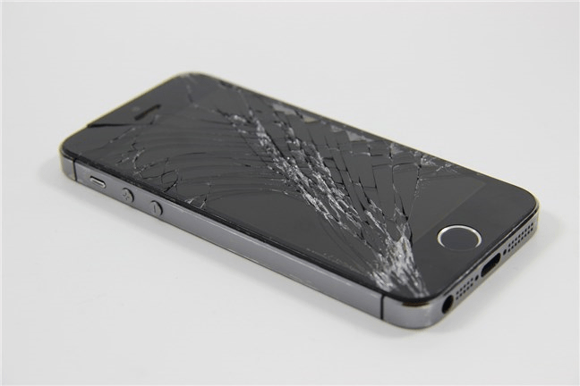 Èši-ai spart iPhone-ul? De cele mai multe ori, nu meritÄƒ sÄƒ-l repari