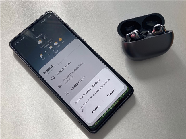 Asocierea prin Bluetooth a cÄƒÈ™tilor cu un smartphone Samsung Galaxy