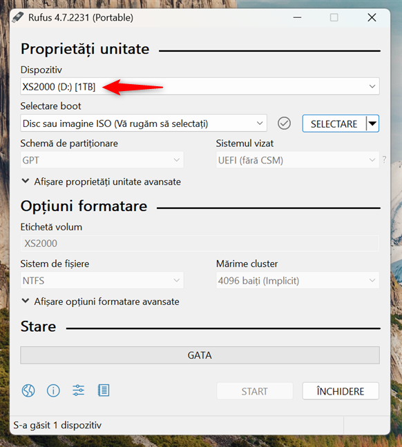 ConecteazÄ Èi selecteazÄ unitatea USB pentru Windows 11