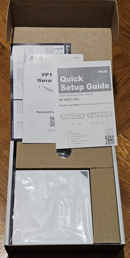 Despachetarea routerului ASUS RT-AX57 Go