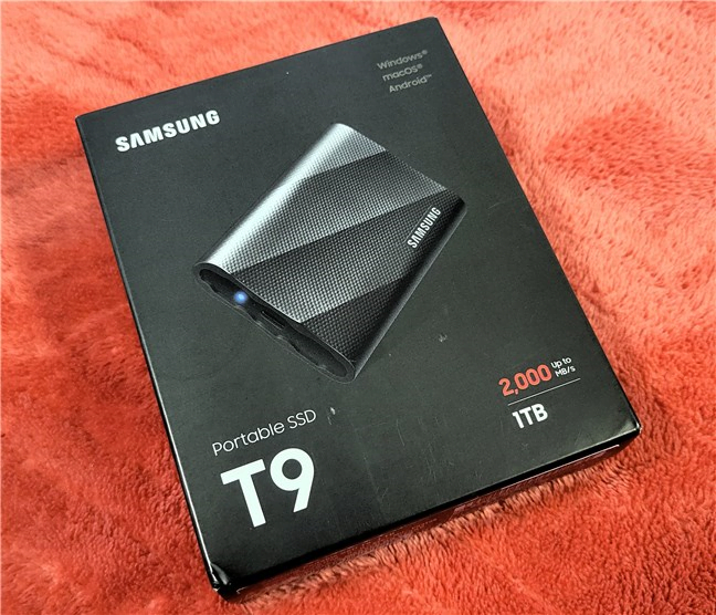 Cutia SSD-ului portabil Samsung T9