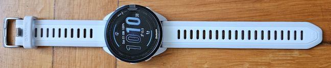 Garmin Forerunner 165 Music se potriveÈte încheieturilor cu o circumferinÈÄ de 126 - 203 mm