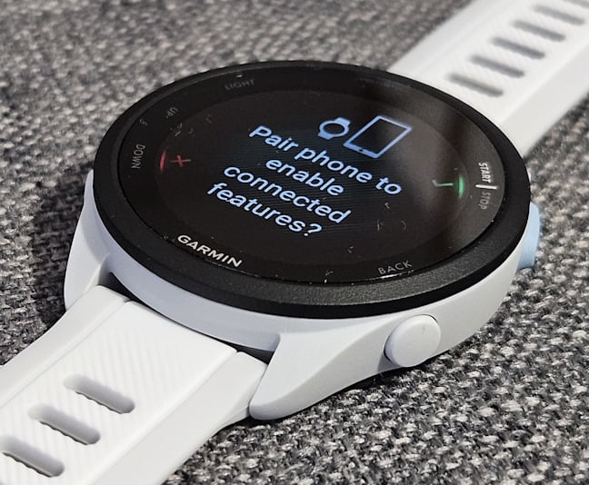 Asocierea ceasului cu telefonul