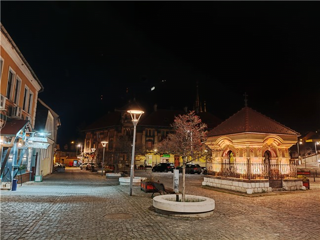 Calitatea fotografiilor este decentÄ Ã®n condiÈii de iluminare slabÄ