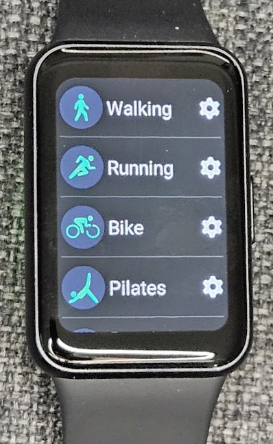 PoÈi începe sÄ monitorizezi activitÄÈile sportive direct de pe brÄÈarÄ