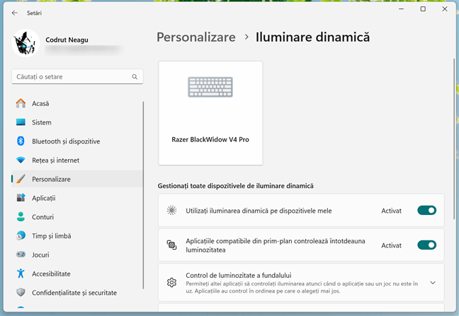 Razer BlackWidow V4 Pro este compatibilÄƒ cu Iluminarea dinamicÄƒ din Windows 11