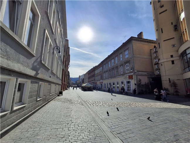 O fotografie fÄcutÄ cu camera ultrawide