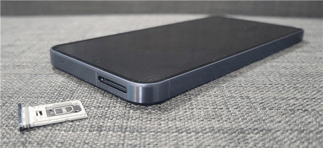 Samsung Galaxy A55 poate folosi un card micro SD