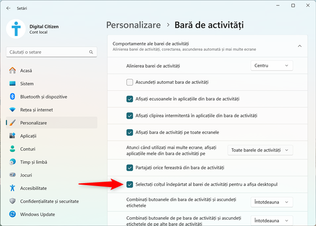 SelectaÈi colÈul îndepÄrtat al barei de activitÄÈi pentru a afiÈa desktopul