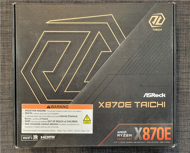 Ambalajul pentru ASRock X870E Taichi promoveazÄ unele dintre caracteristicile sale cheie