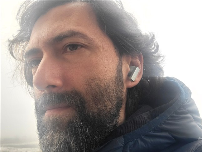 HUAWEI FreeBuds Pro 4 sunt confortabile