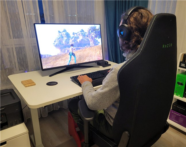 Razer Iskur V2 X este excelent È™i pentru jocuri