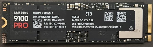 Samsung 9100 PRO are componentele pe o singur&Auml; fa&Egrave;&Auml;