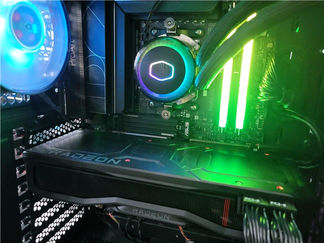 Este uÈor sÄ instalezi SSD-ul