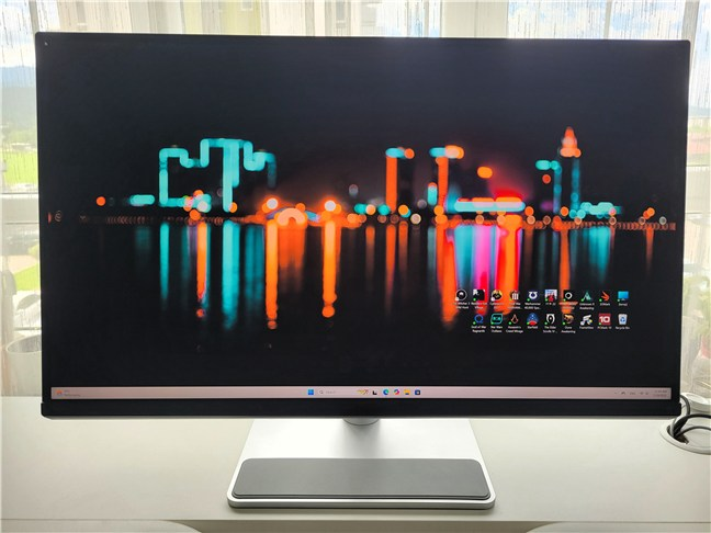 BenQ MA270U foloseÈte un panou IPS 4K