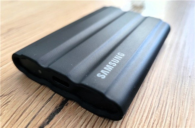SSD-ul portabil È™i rezistent Samsung T7 Shield