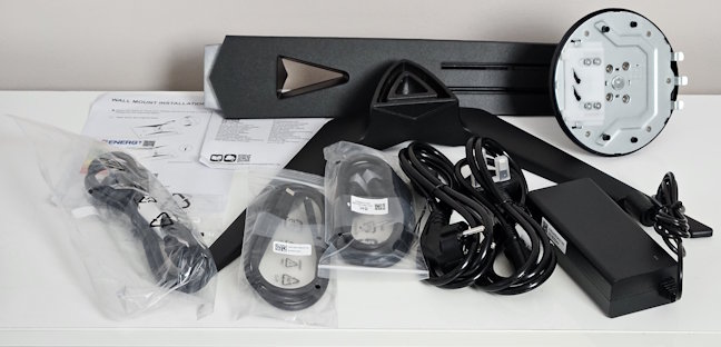 Toate accesoriile incluse în cutie