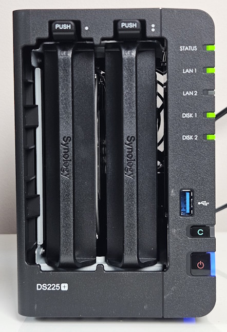 PoÈ›i instala douÄƒ hard disk-uri