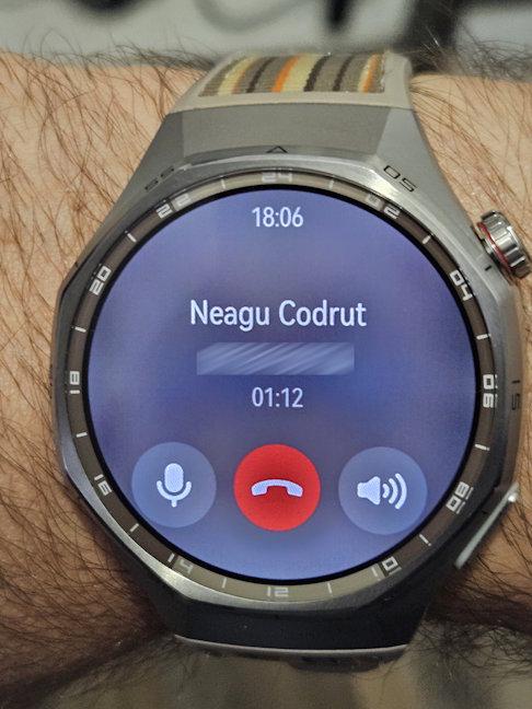 PoÈi prelua conversaÈii telefonice de pe ceas