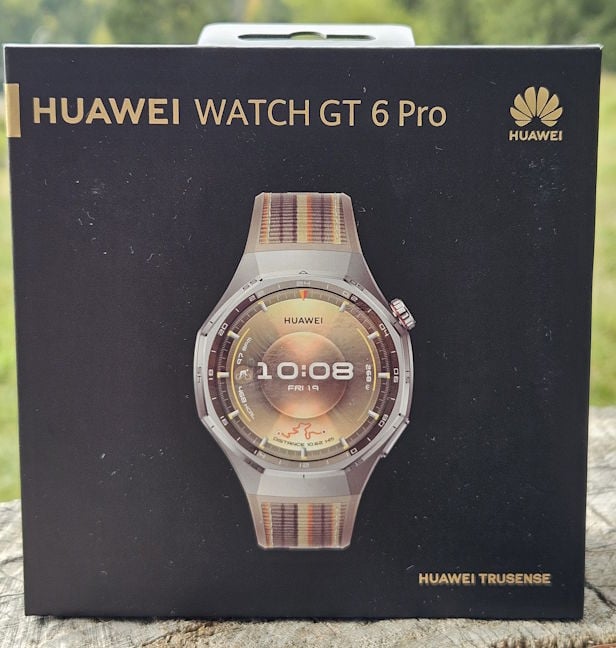 Cutia în care vine HUAWEI WATCH GT 6 Pro
