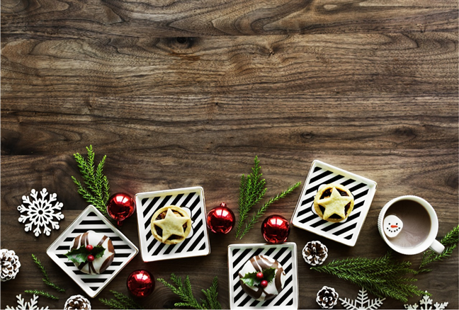 Dulciuri Èi decoraÈiuni de CrÄciun