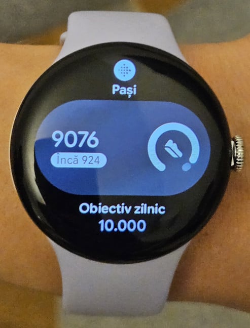 Google Pixel Watch 4 este u&Egrave;or de purtat