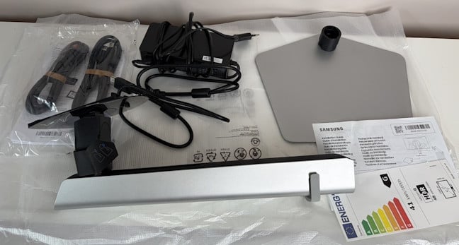 Ce accesorii g&Auml;se&Egrave;ti &Atilde;&reg;n pachet