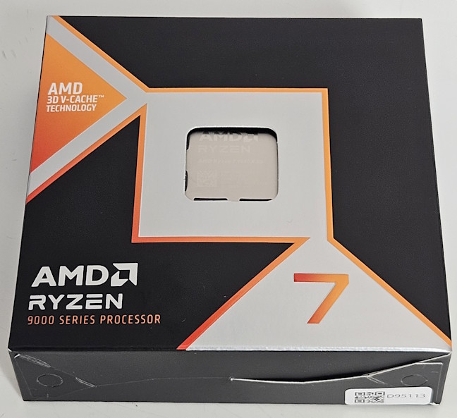 Cutia în care vine AMD Ryzen 7 9850X3D