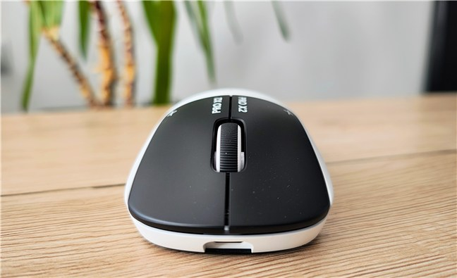 Butoanele de clic st&Atilde;&cent;nga &Egrave;i dreapta folosesc sistemul HITS