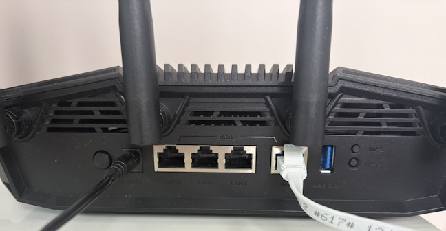ASUS RT-BE90U are porturi LAN de 2.5 Gbps
