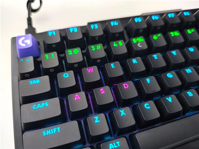 Tastatura nu doar c&Auml; arat&Auml; super, dar are &Egrave;i specifica&Egrave;ii de top
