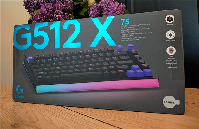 Cutia are un design frumos &Egrave;i colorat