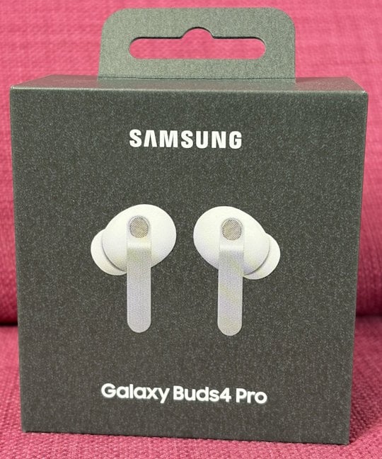 Cutia &Atilde;&reg;n care vin Samsung Galaxy Buds4 Pro