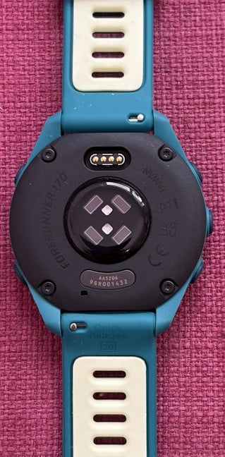Forerunner 170 Music folose&Egrave;te senzorul Evelate V4