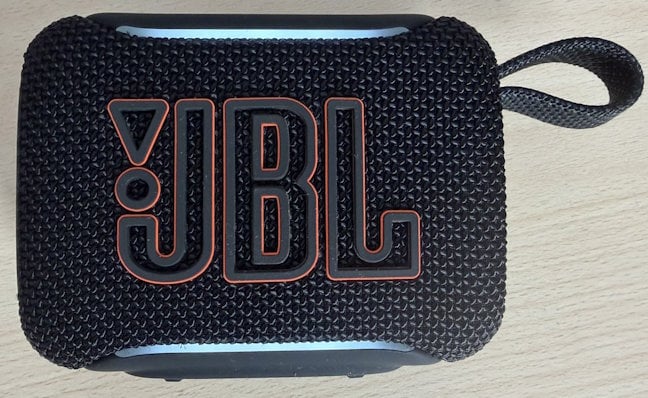 JBL Go 5 se aude surprinzÄtor de bine